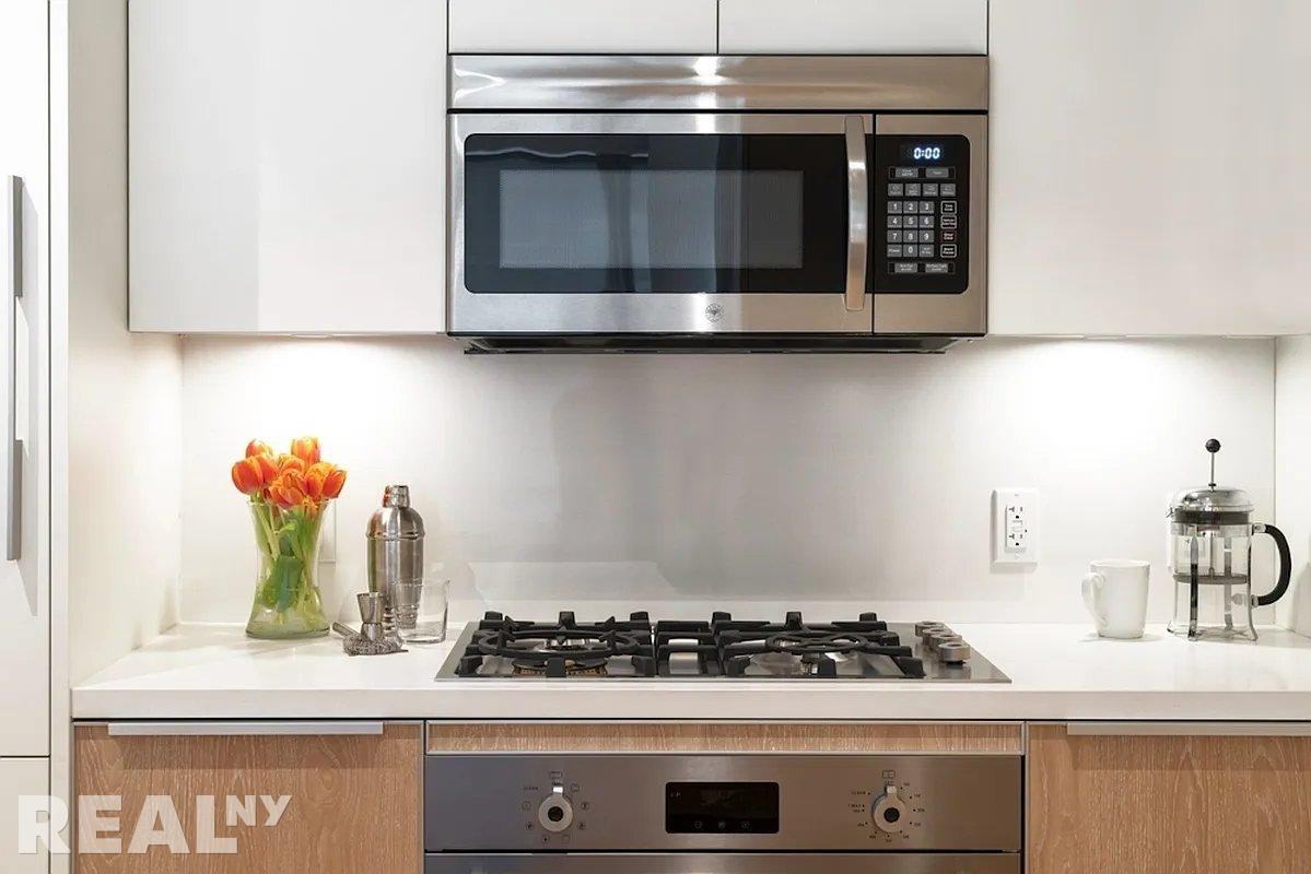 Dutch St #40B - Photo 2 of 11