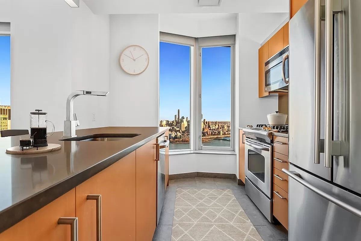 Spruce St #36F - Photo 2 of 11