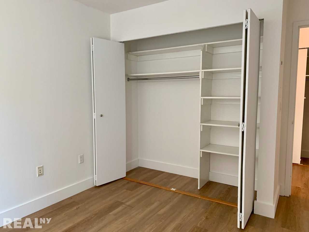 W 26th St #3A - Photo 5 of 7