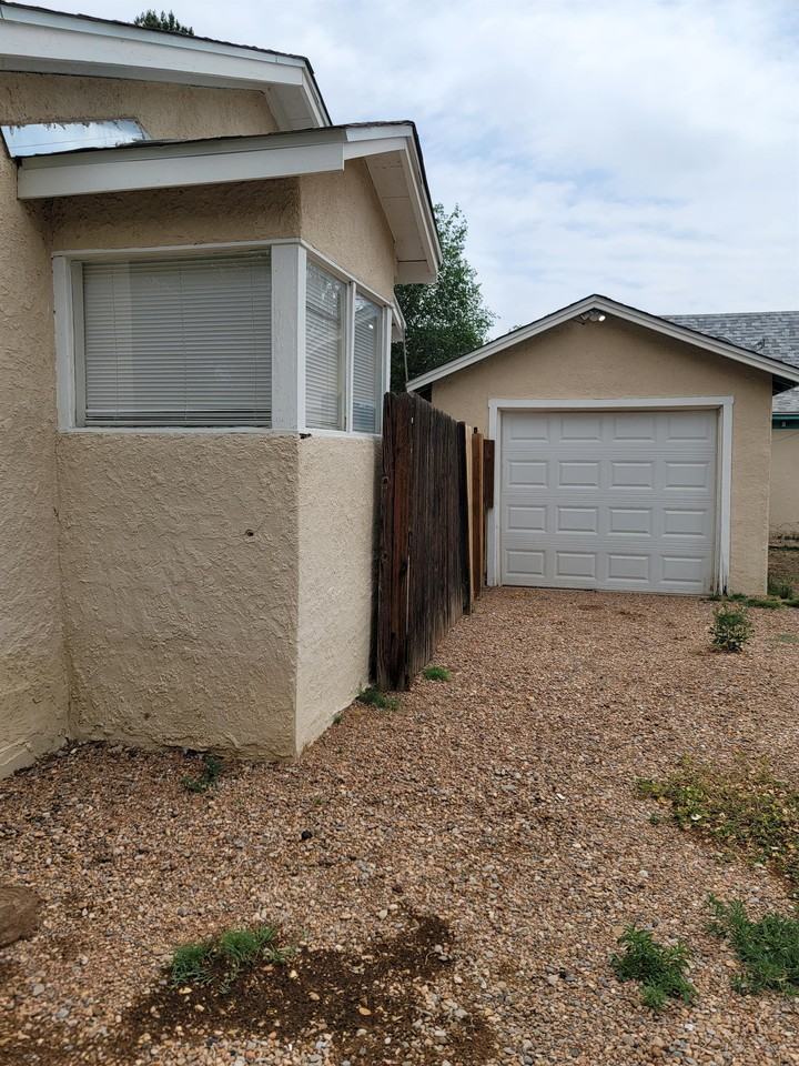 307 South Pennsylvania Avenue - Photo 2 of 14