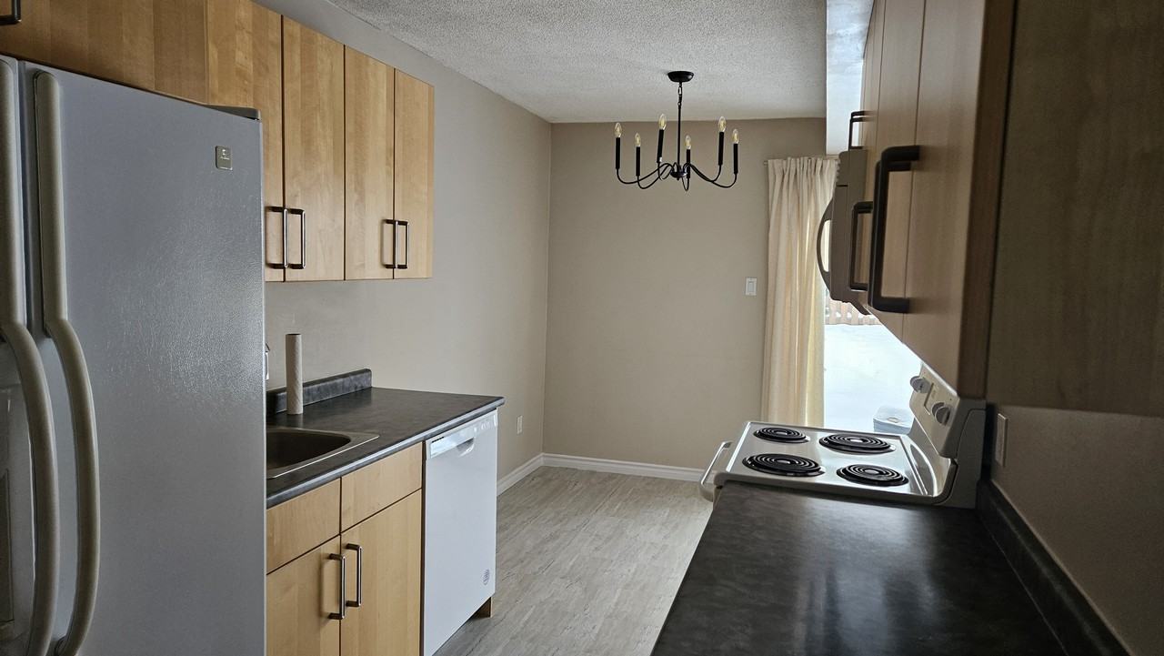 16405 89 Avenue Northwest #G - Photo 7 of 29