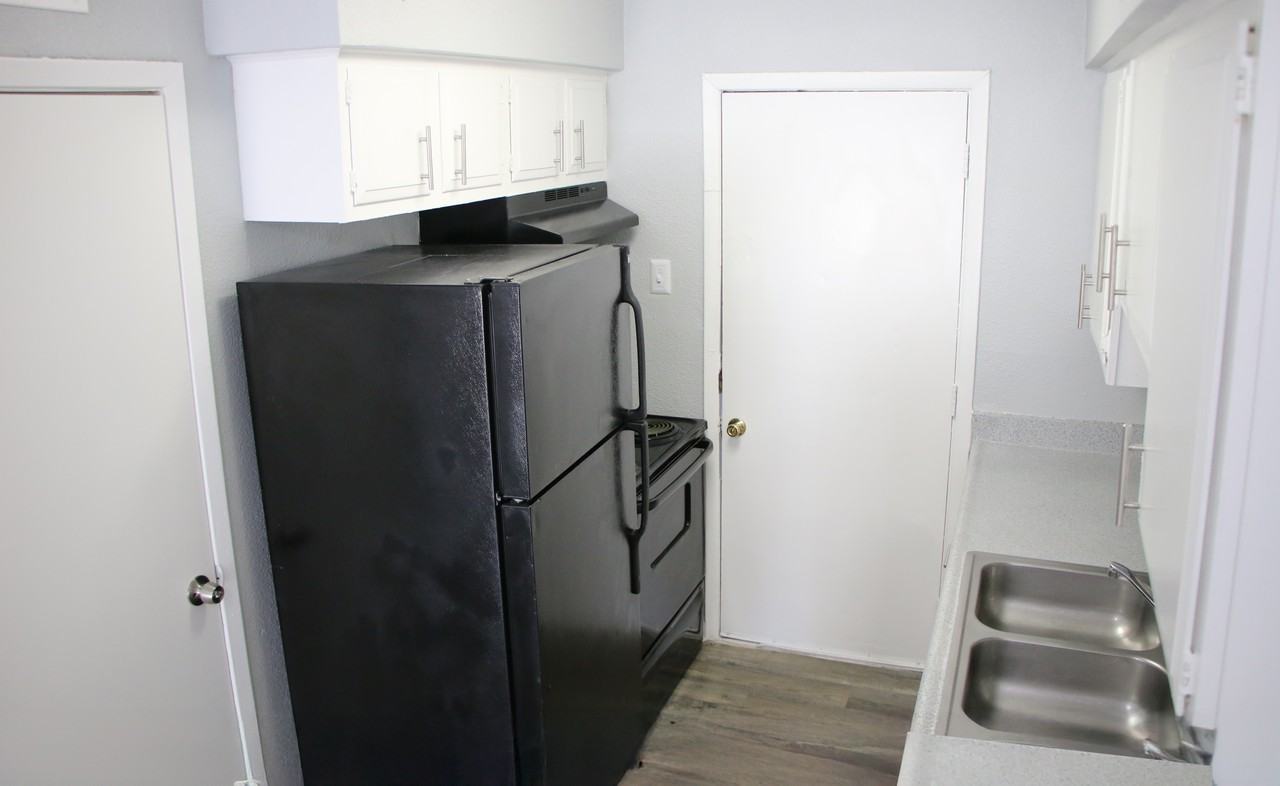 1910 South Josey Lane #B3 - Photo 7 of 15