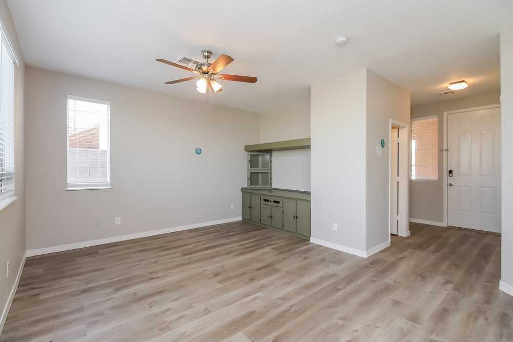 40598 N Domiano St - Photo 4 of 17