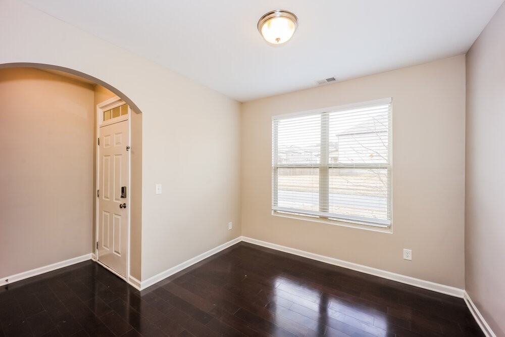 4782 Brookwood Pl - Photo 4 of 17