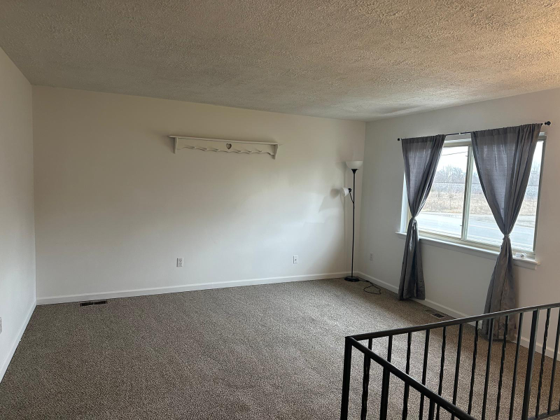 620 London Rd - Photo 2 of 19