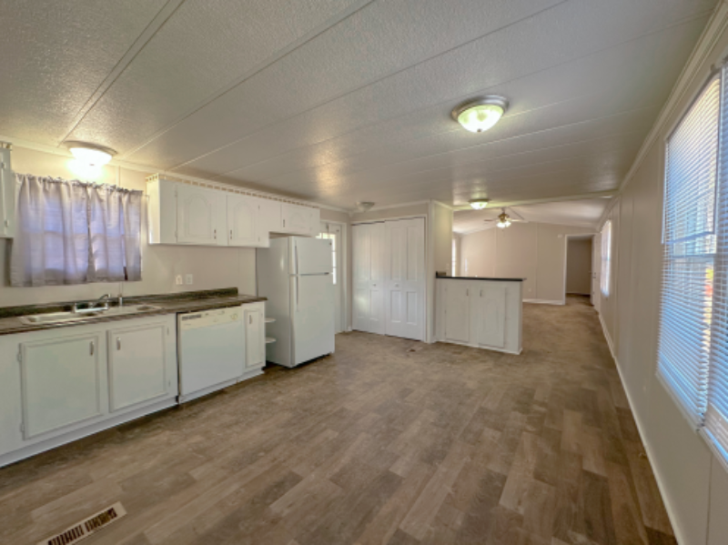 2107 Harristown Rd - Photo 2 of 16