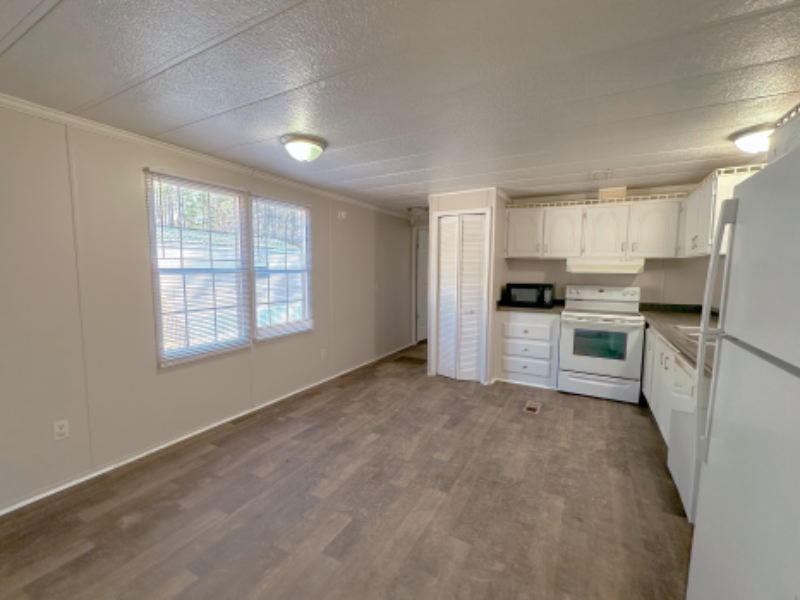 2107 Harristown Rd - Photo 3 of 16