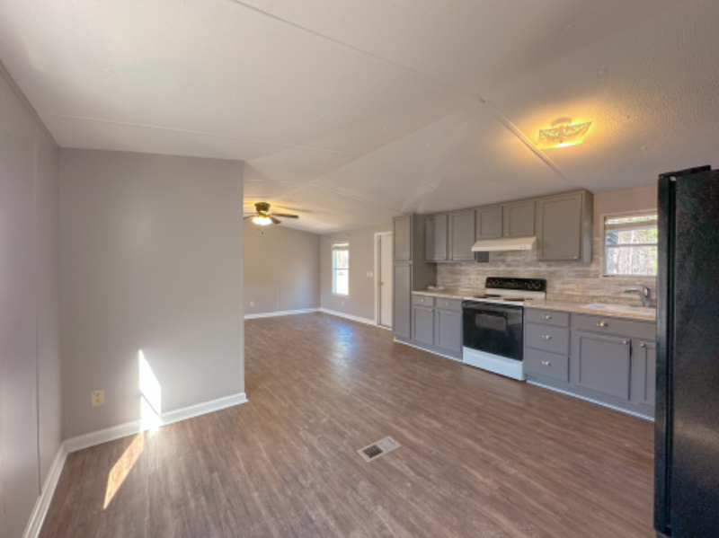 2105 Harristown Rd - Photo 2 of 13