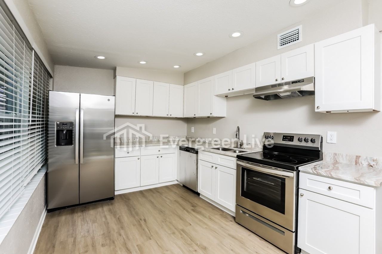 918 Hacienda Ct - Photo 7 of 17