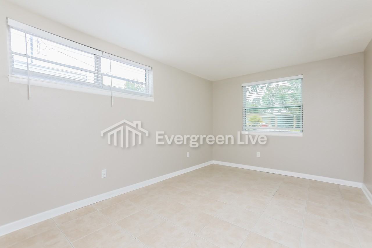 918 Hacienda Ct - Photo 7 of 17