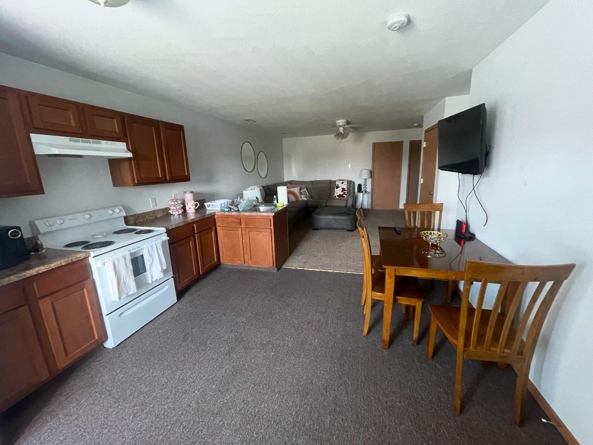 501 Mcgoodwin Ave #J - Photo 7 of 8