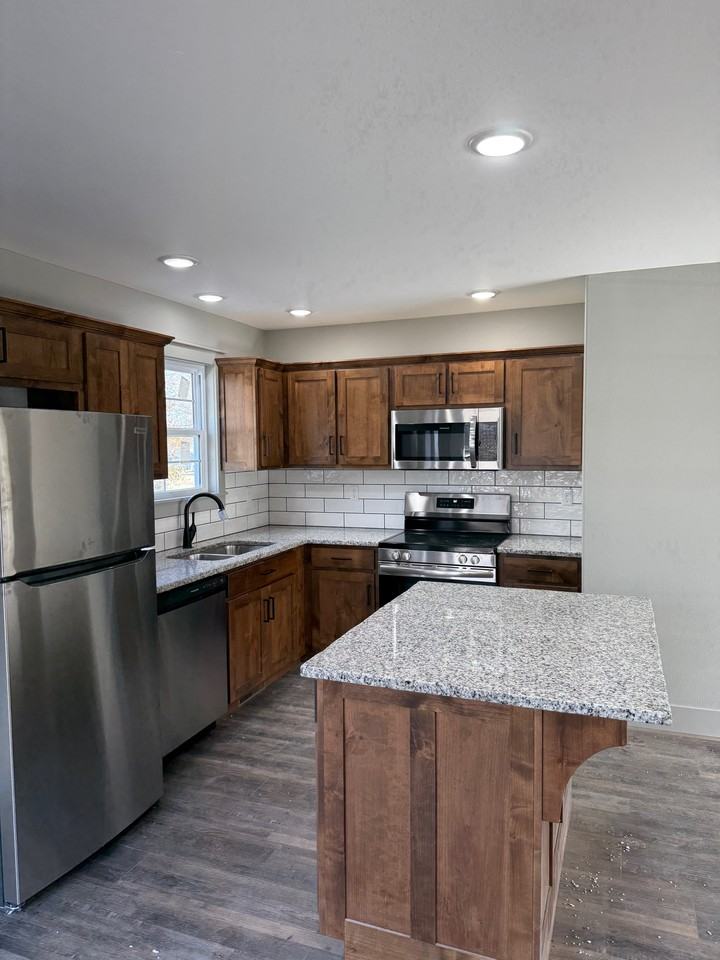 116 Harrison Ct #EAST - Photo 3 of 5