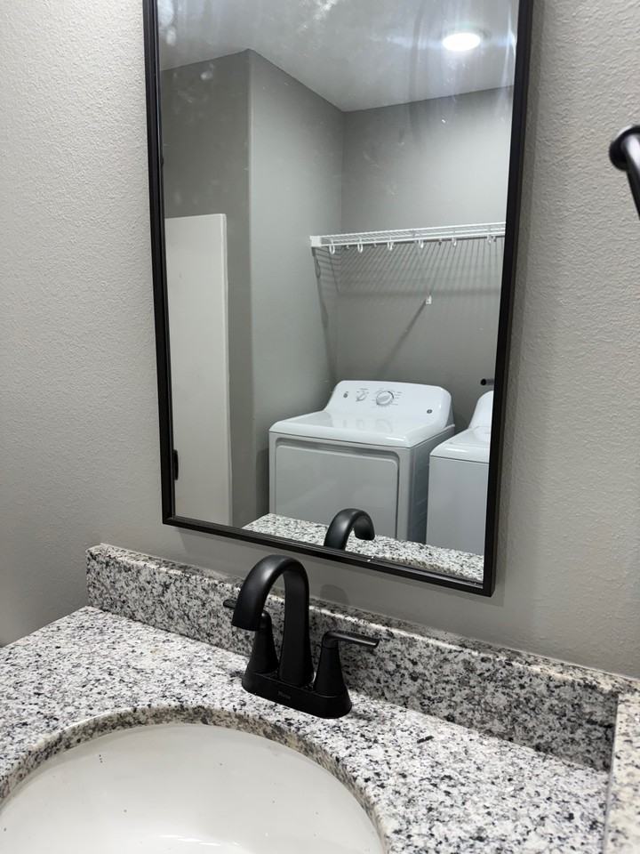 118 1/2 Harrison Ct #WEST - Photo 2 of 6