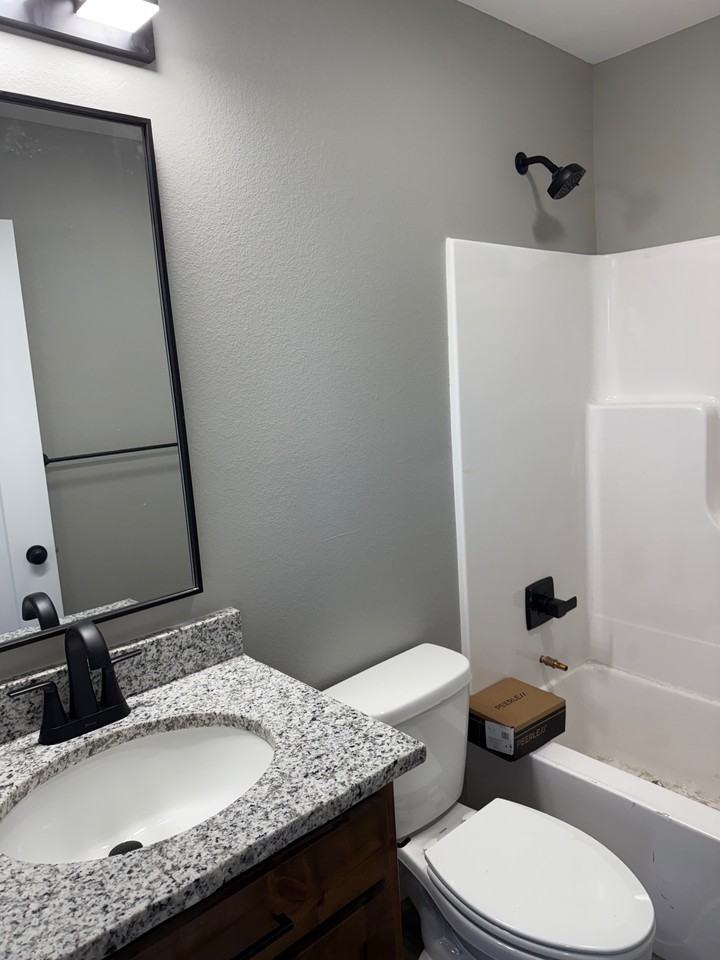 118 1/2 Harrison Ct #WEST - Photo 3 of 6