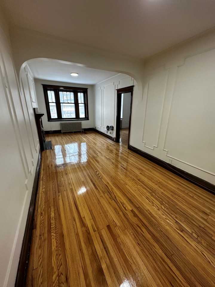 2144 Decarie - Photo 3 of 15