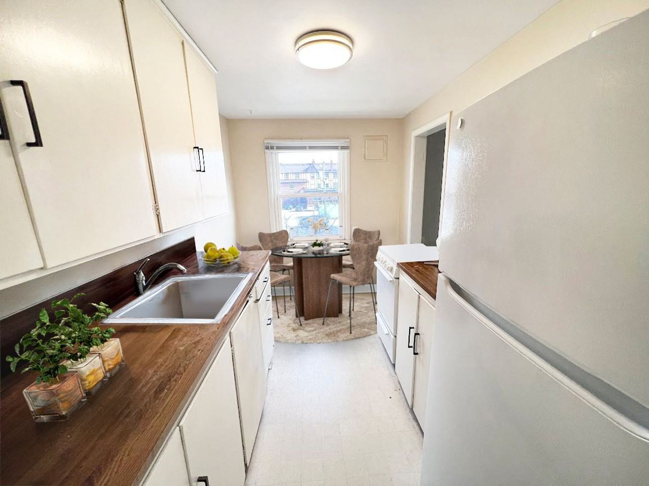 312 Hayward - Photo 2 of 9