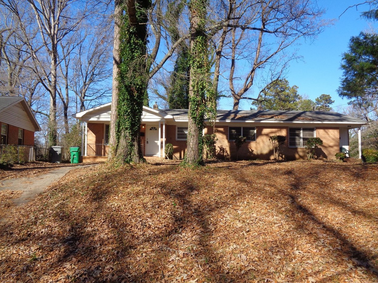 1961 Arnold Dr - Photo 2 of 9