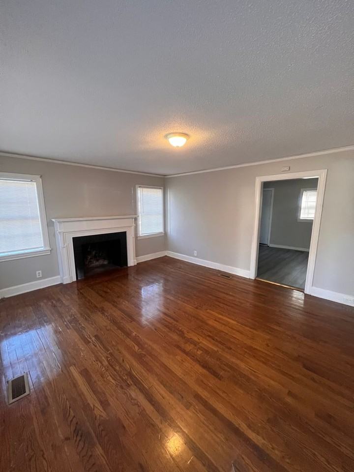 301 Potomac Ave - Photo 2 of 12
