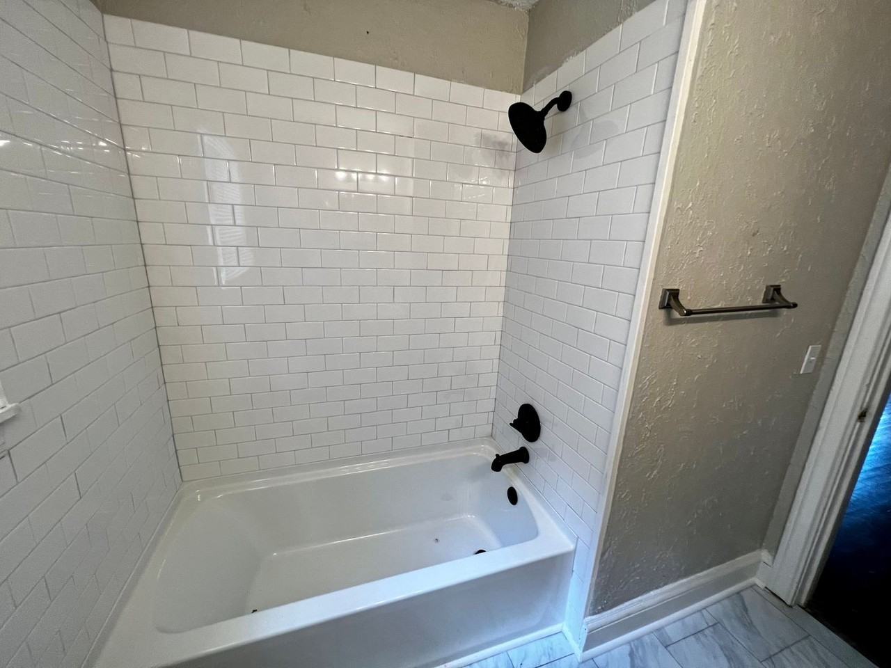 301 Potomac Ave - Photo 6 of 12
