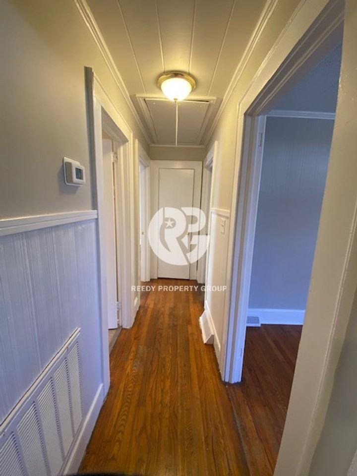 224 E Arlington Ave - Photo 3 of 12