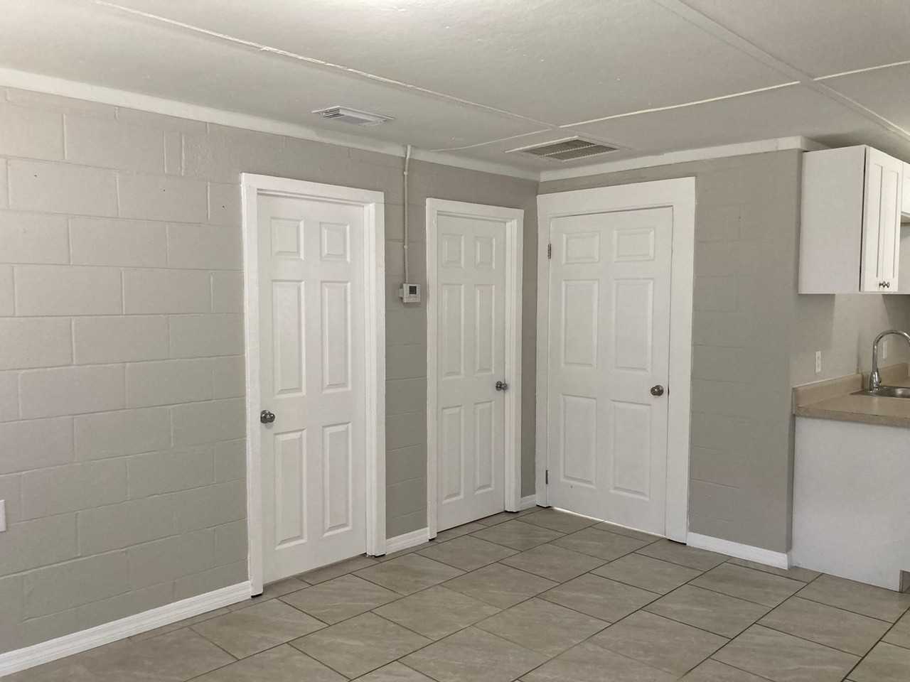 12 Nw 16th Ct - Photo 7 of 13