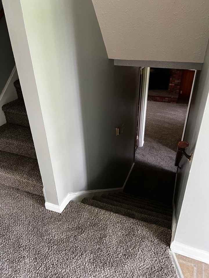 669 Bishop Dr - Photo 4 of 19