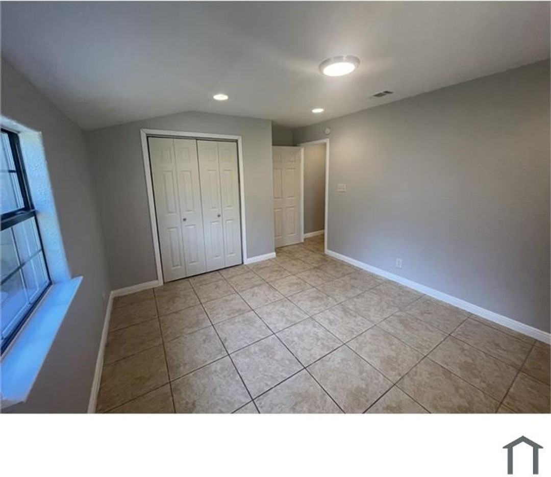 608 E 19th St - Photo 5 of 16