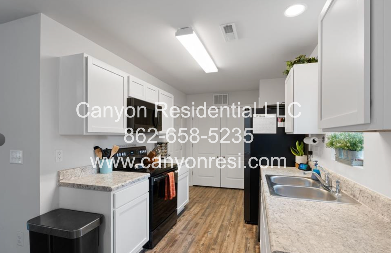 1635 Sandersted Village Cir - Photo 3 of 11