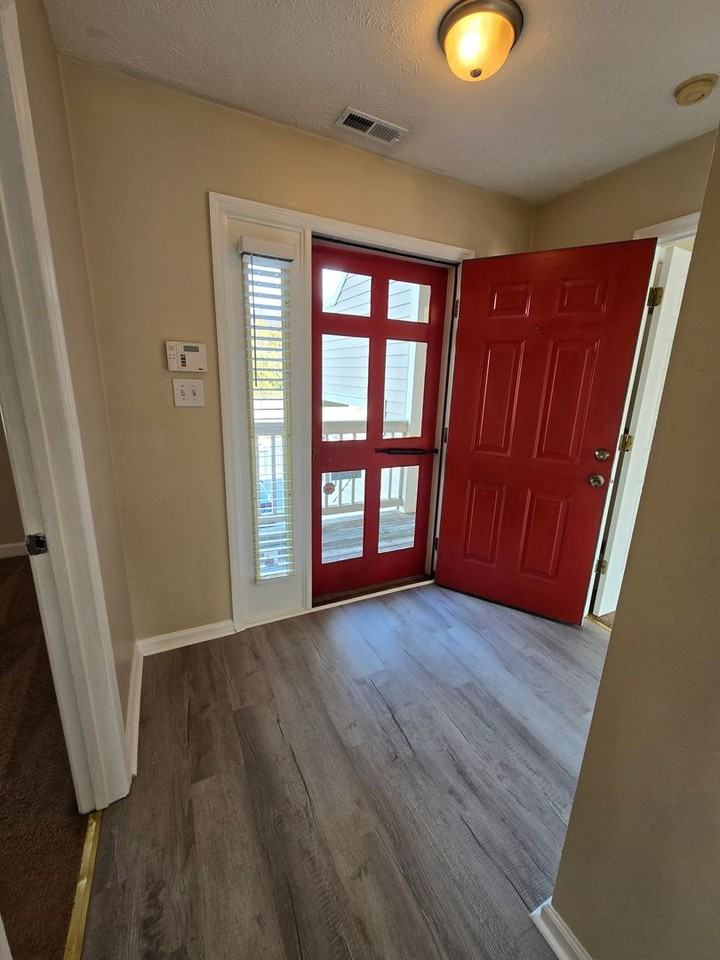 2709 Preston Woods Ln - Photo 2 of 17