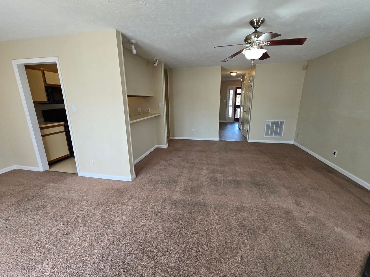 2709 Preston Woods Ln - Photo 7 of 17