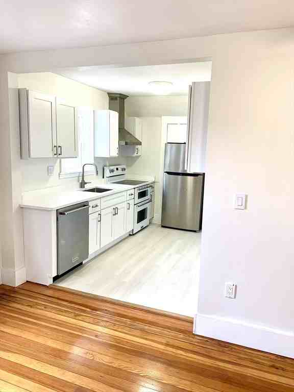 15 Linden Pl #1-3rdFL - Photo 3 of 12