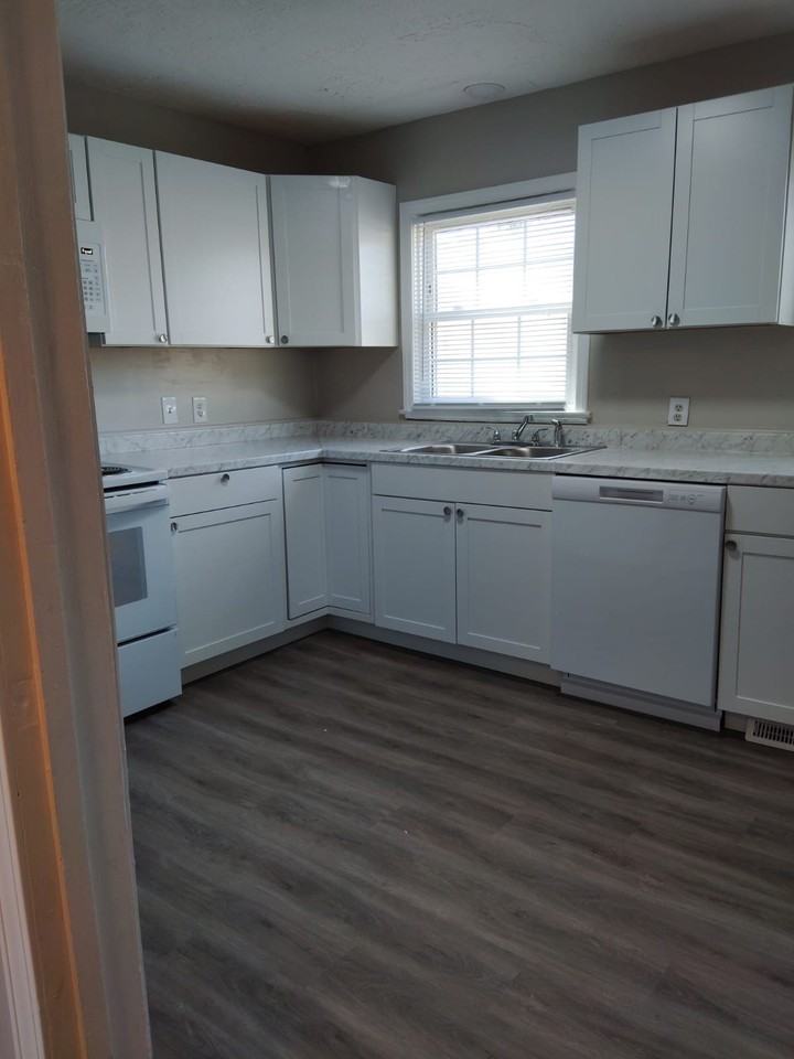 3879 Speedway Cir #NA - Photo 3 of 20