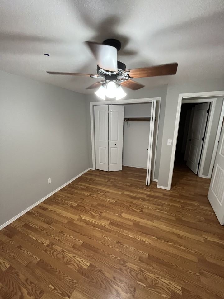 655 Nw 7th St #J - Photo 2 of 5