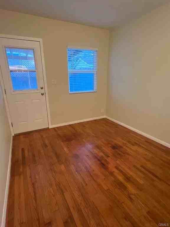 24235 Ocean Ave - Photo 3 of 8