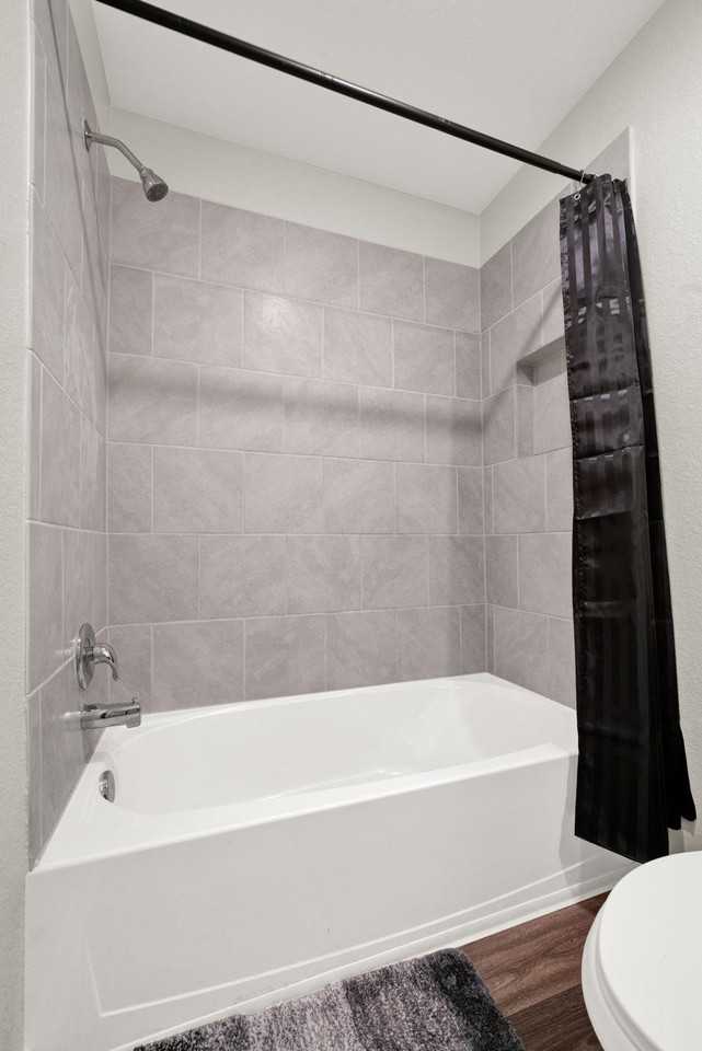 Latour Vly - Photo 5 of 19