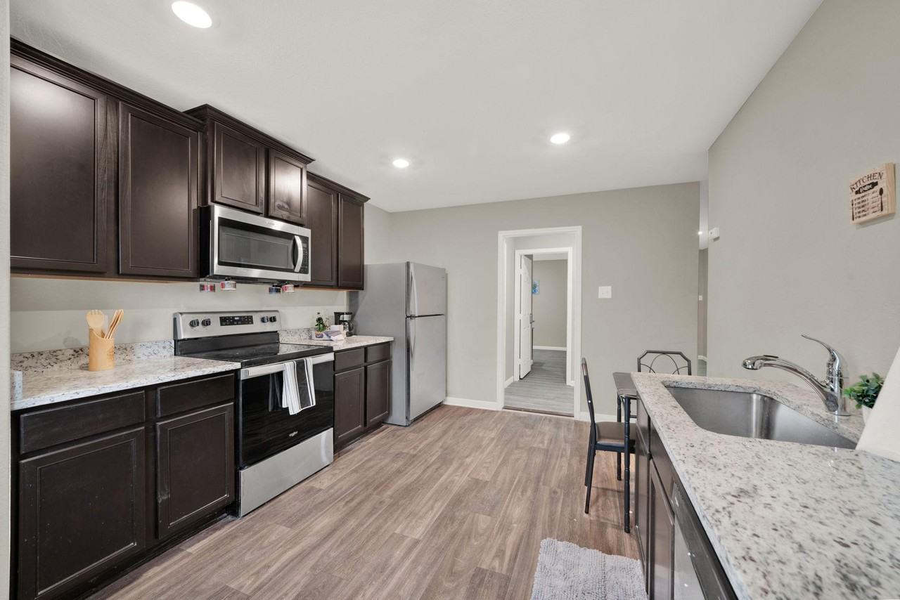 Latour Vly - Photo 6 of 19