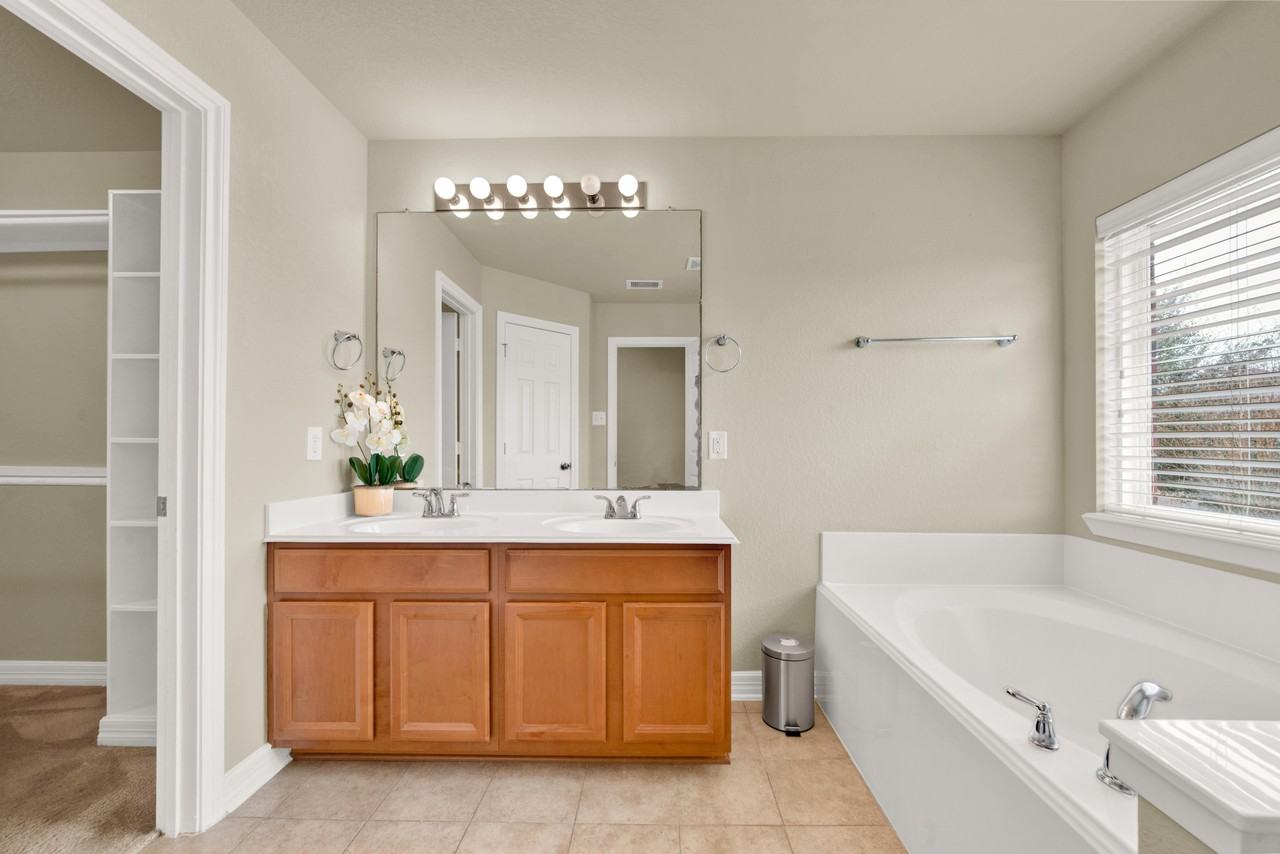 Butterstone Ridge Ln - Photo 3 of 13