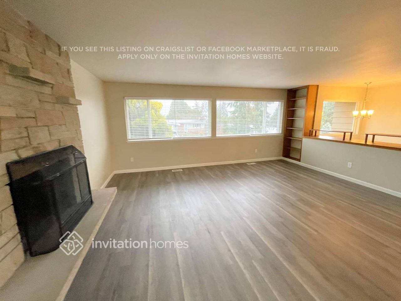 8047 S 117th St - Photo 3 of 15