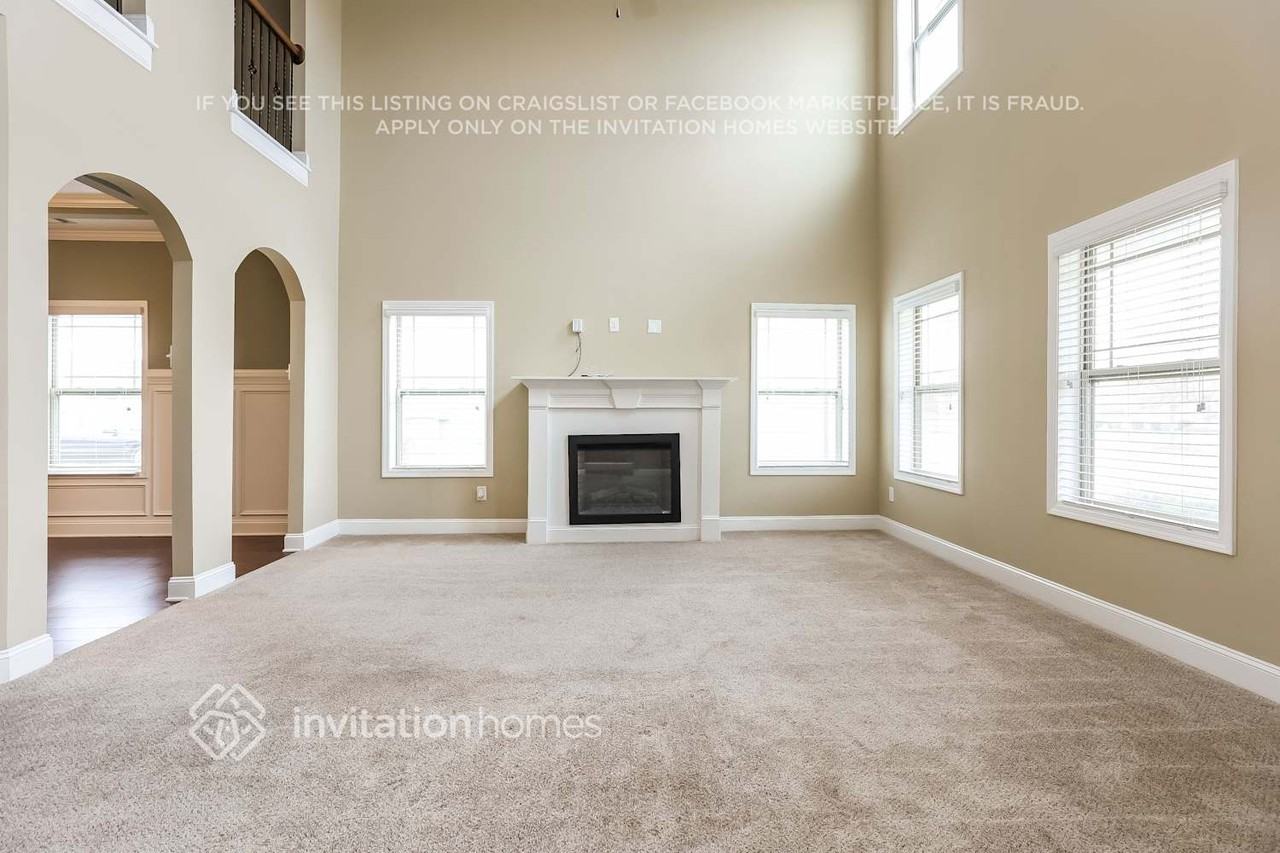 2921 Cason Ln - Photo 3 of 16