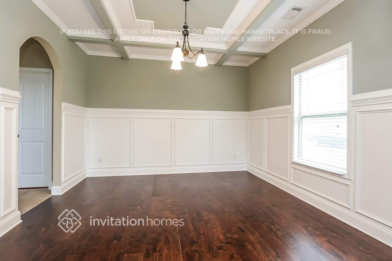 2921 Cason Ln - Photo 4 of 16