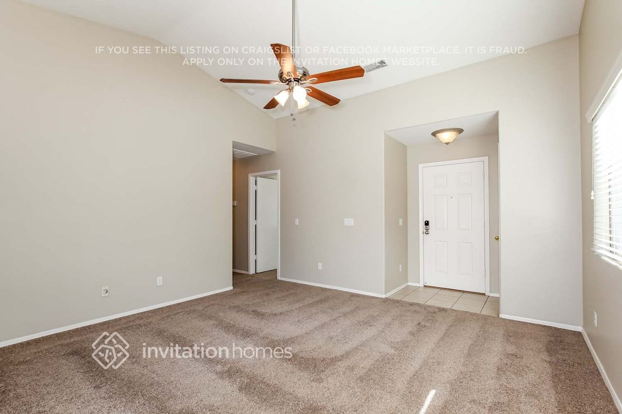 10764 W Rio Vista Ln - Photo 2 of 18