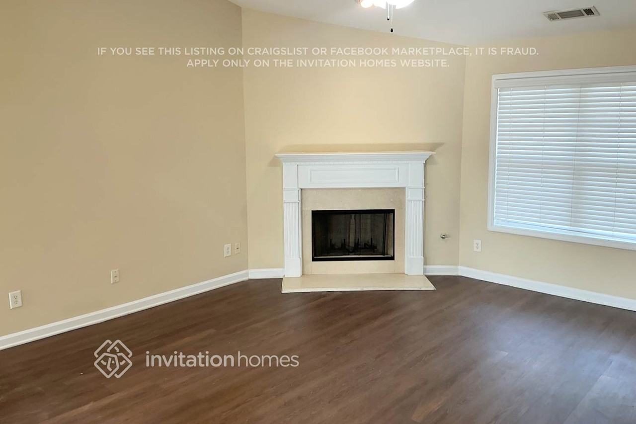 3828 Hawk Tail Rd - Photo 3 of 15