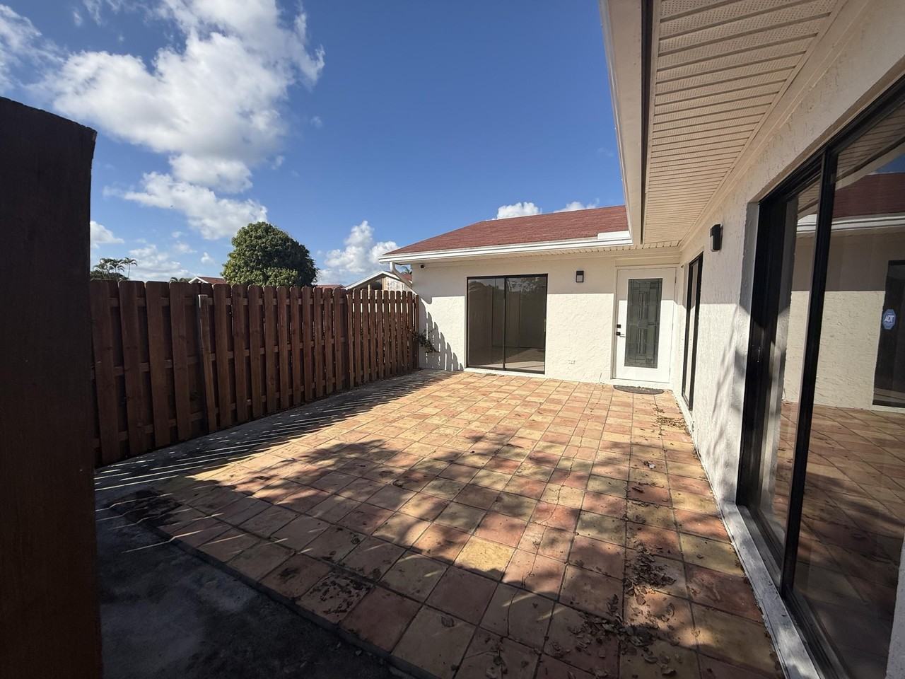 4345 Woodstock Dr - Photo 3 of 12