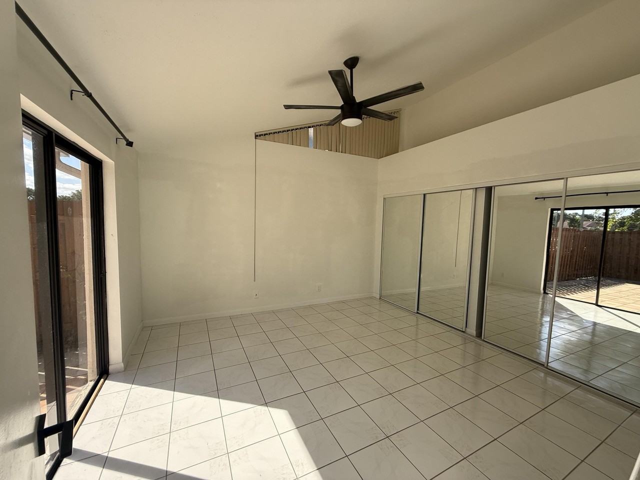 4345 Woodstock Dr - Photo 7 of 12