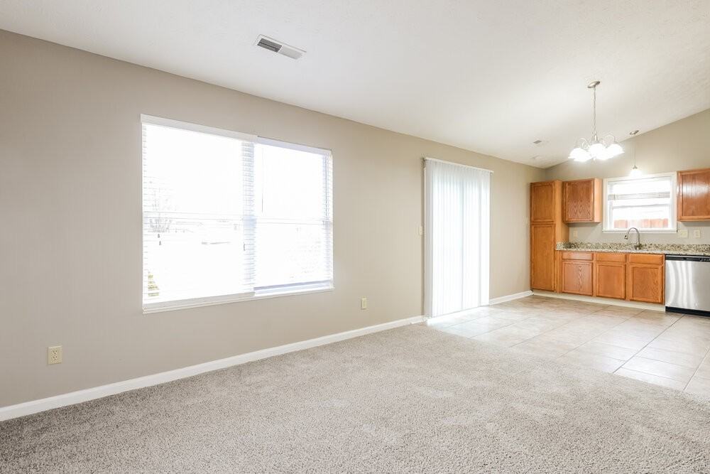 748 Hollowood Ln - Photo 5 of 16