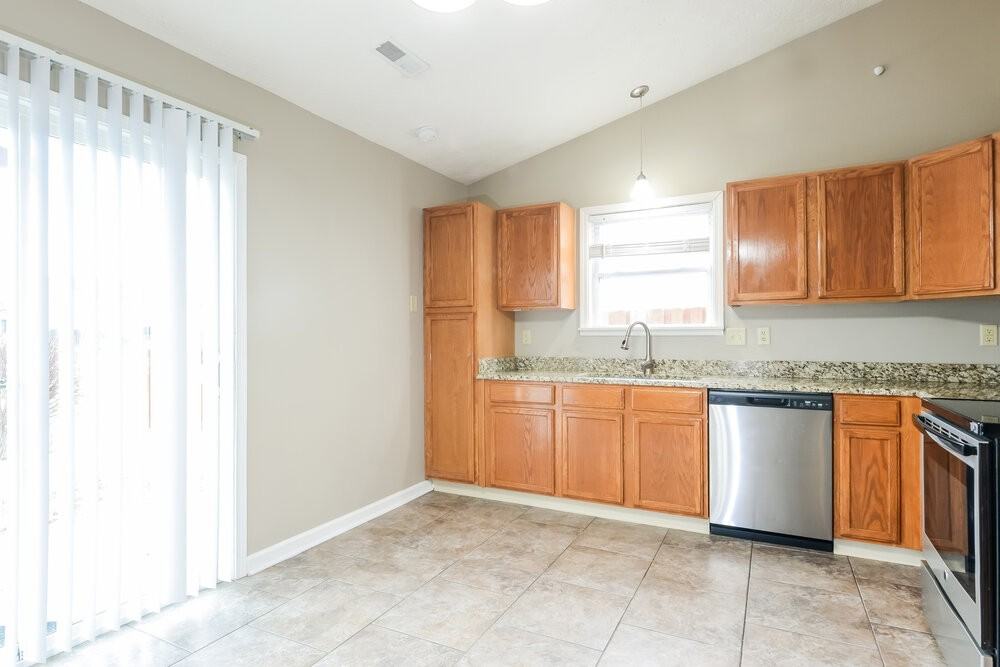 748 Hollowood Ln - Photo 6 of 16