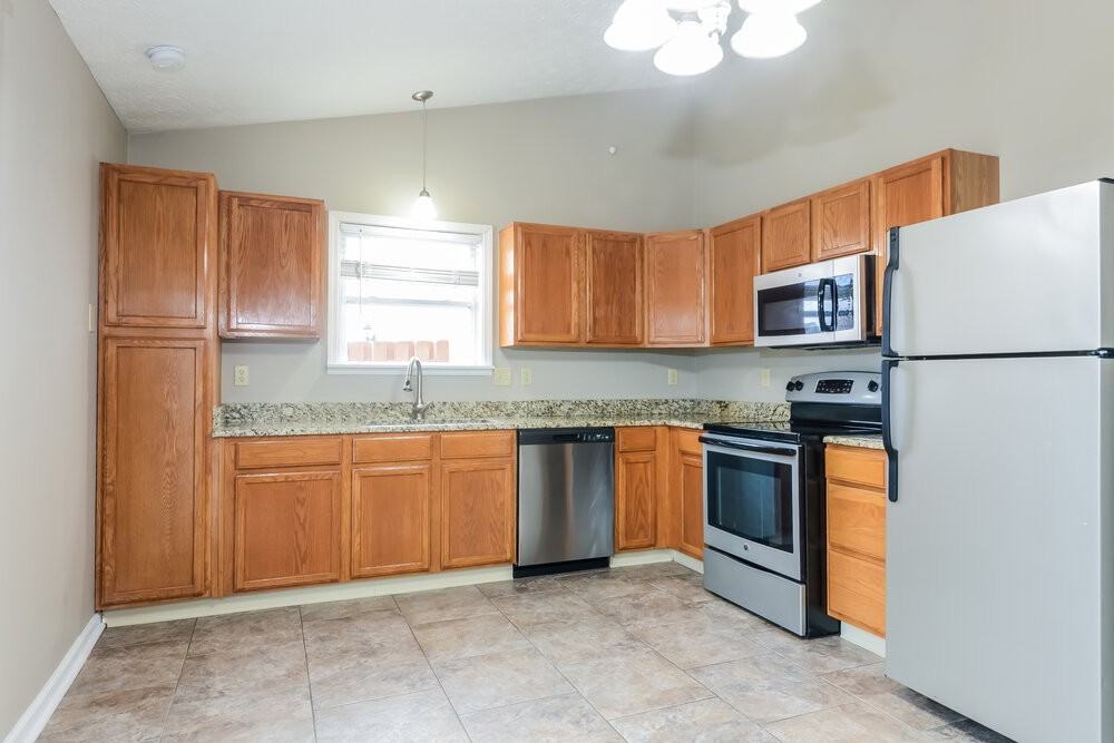 748 Hollowood Ln - Photo 7 of 16