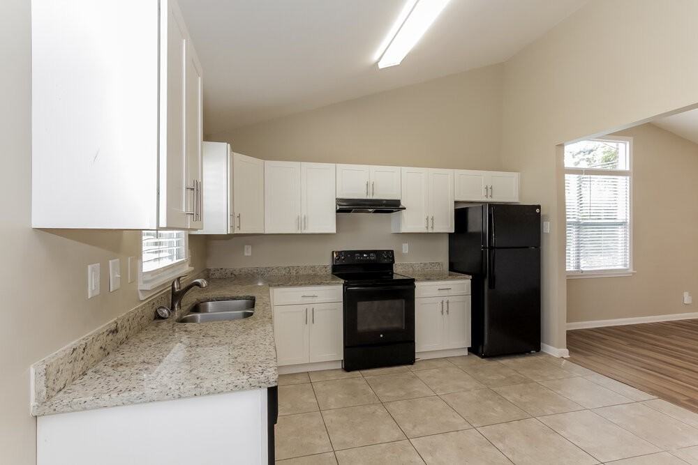 5401 Venado St - Photo 7 of 16