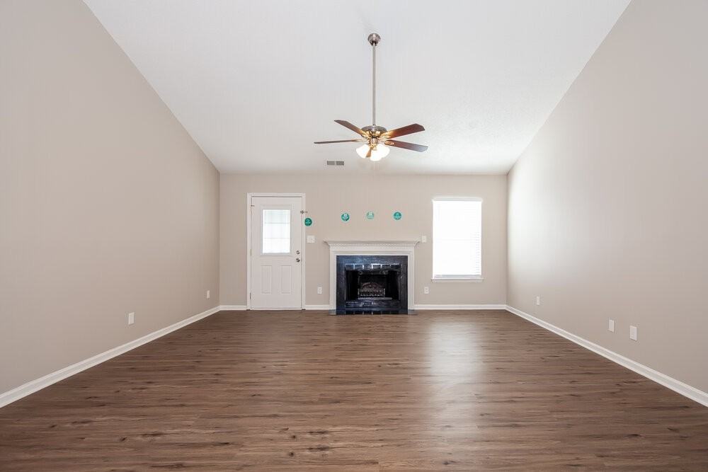 1208 Settles Bridge Ct - Photo 3 of 16