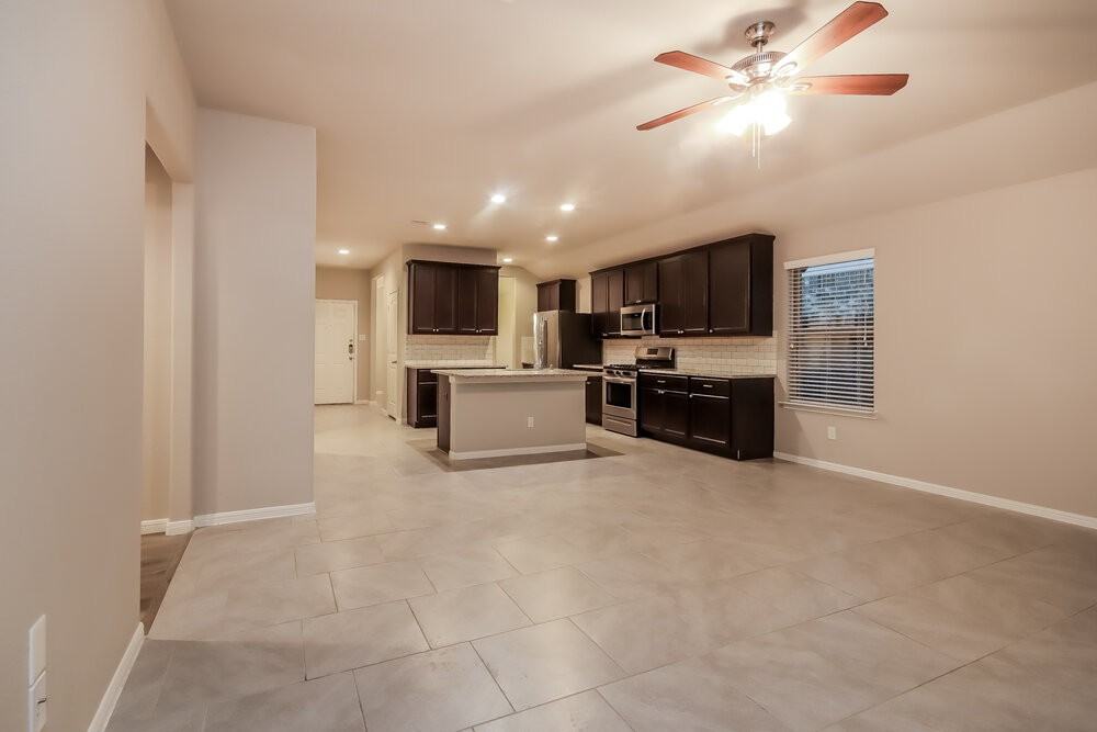 407 Ashley Falls Ln - Photo 5 of 16